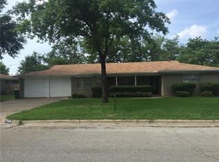 7109 Corona Dr, North Richland Hills, TX 76180