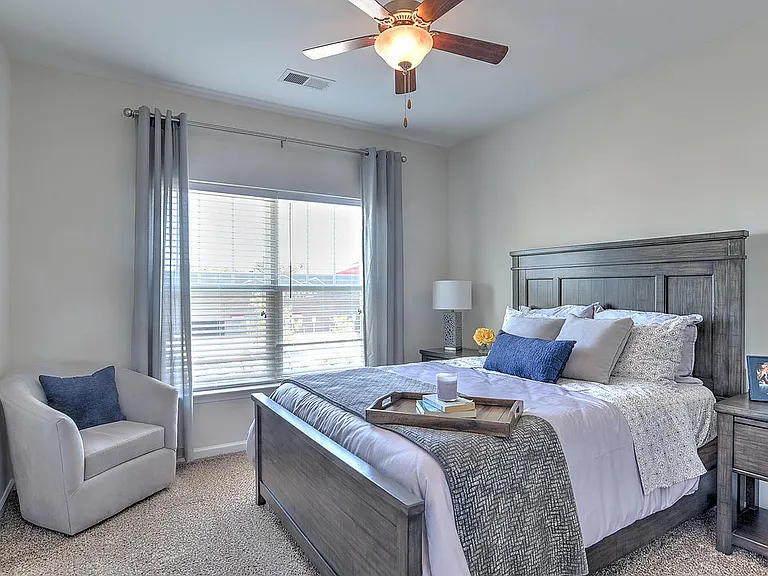 10 Newbridge Apartments — Photo 10