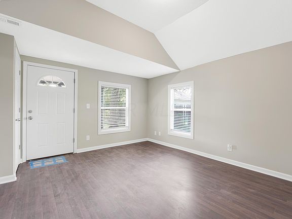 4th image of 282 Loxley Dr