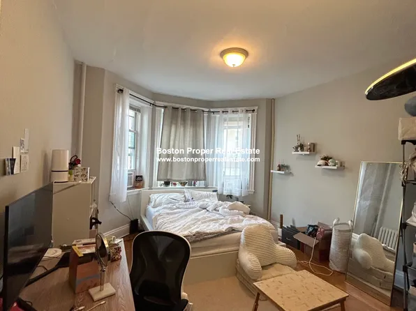 211 Park Dr, Boston, MA