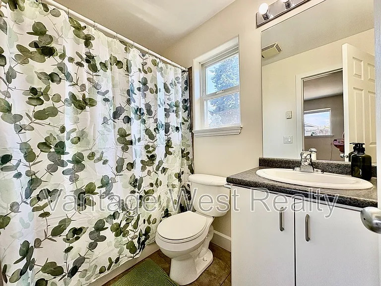 578B Cadder Ave — Photo 16
