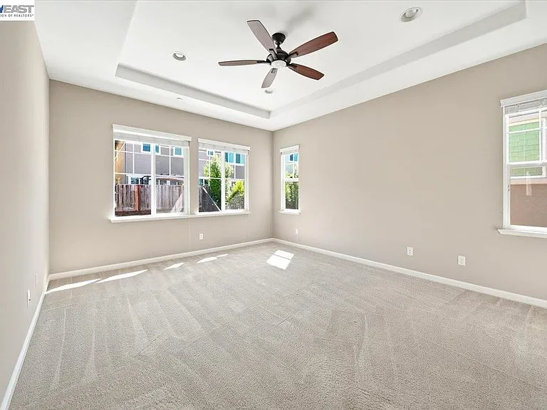 1172 Sagardia Way — Photo 7