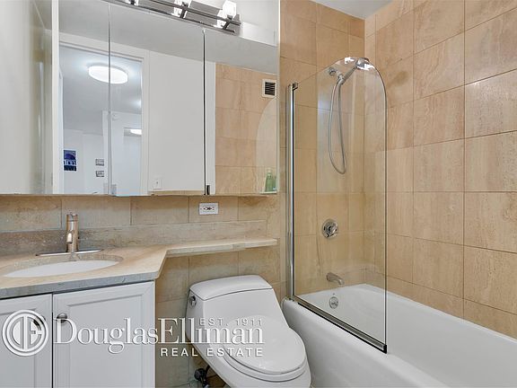 4th image of 1 Irving Pl APT P10d