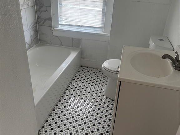 4th image of 1055 Kimball Ave