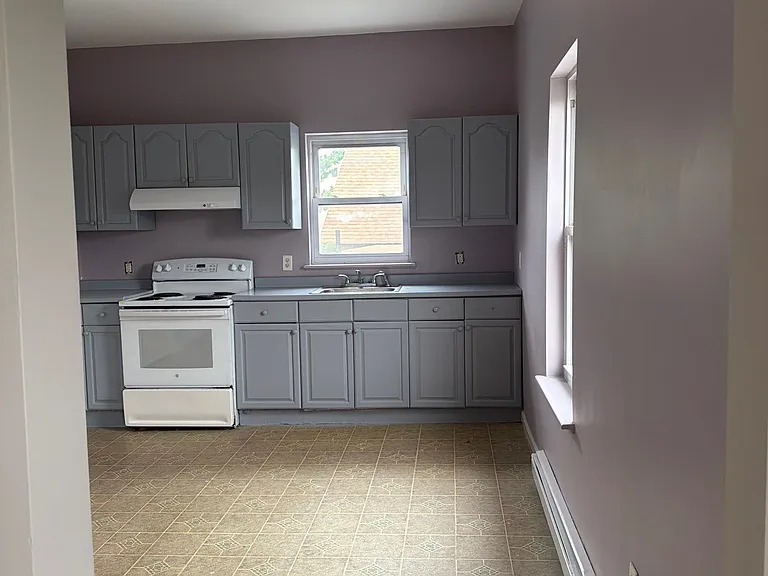 408 Park Ave — Photo 2