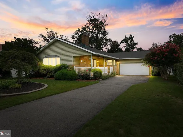 6916 Collins Ave, Pennsauken, NJ 08109