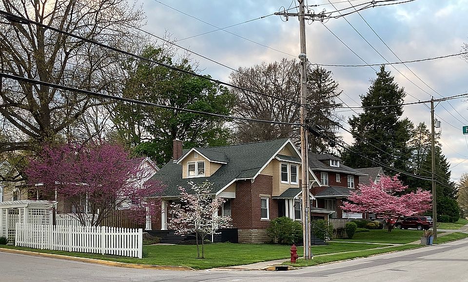1st image of 304 N Sycamore St