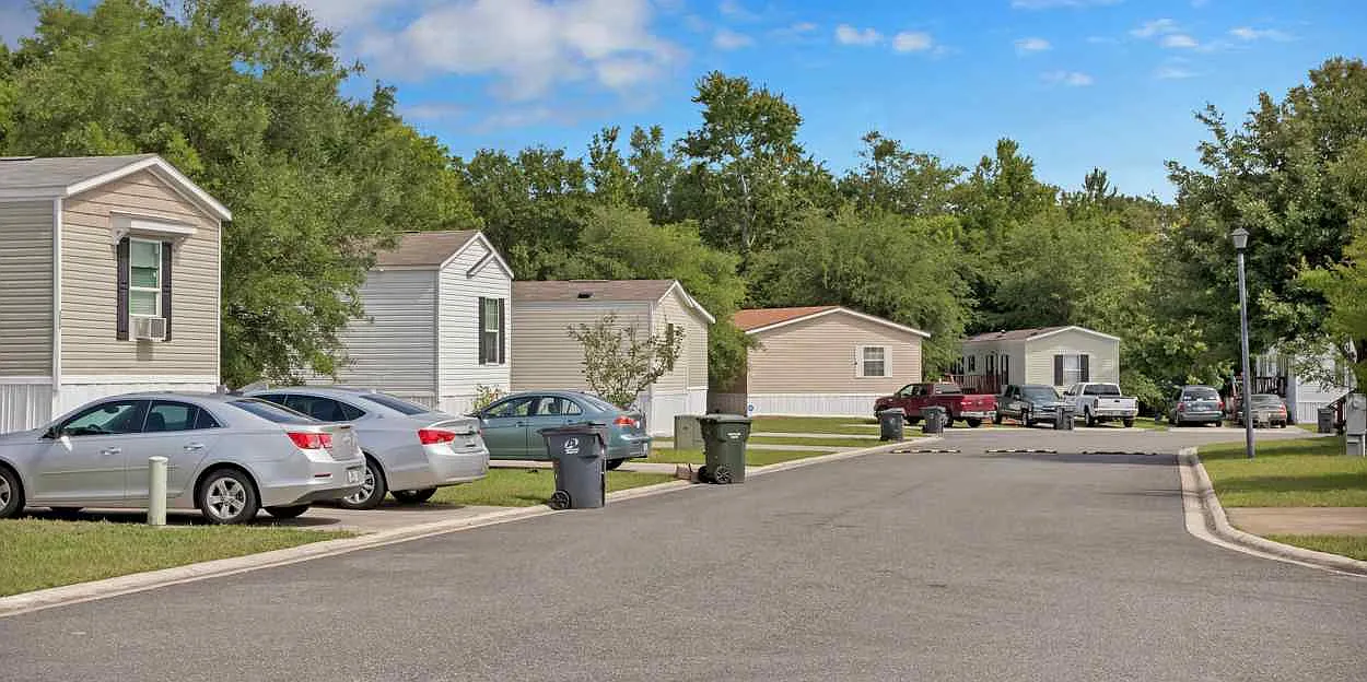 Woodland Estates (FL) — Photo 3
