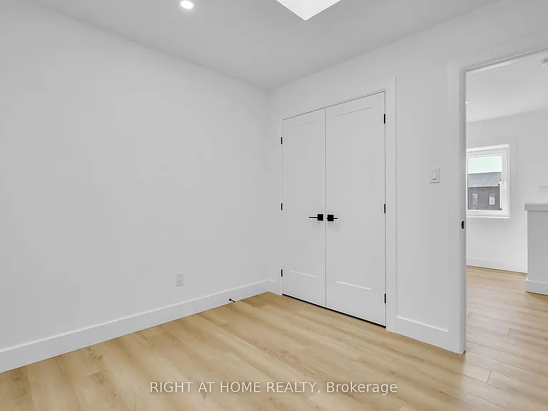 3550 Emily Carr Ln — Photo 17