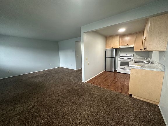 3rd image of 624 W Cedar St APT 14
