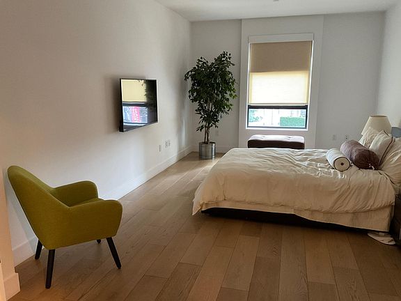 4th image of 10777 Wilshire Blvd #304