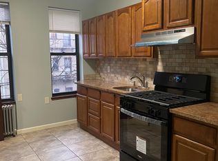 1856 Woodbine St APT 2R, Ridgewood, NY 11385