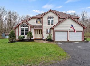 68 Creekside Dr, Fulton, NY 13069