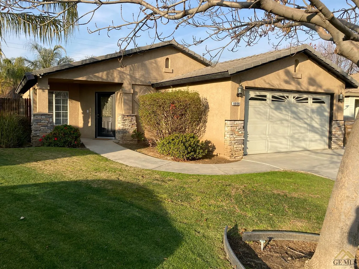 6006 Sarona St photo 1