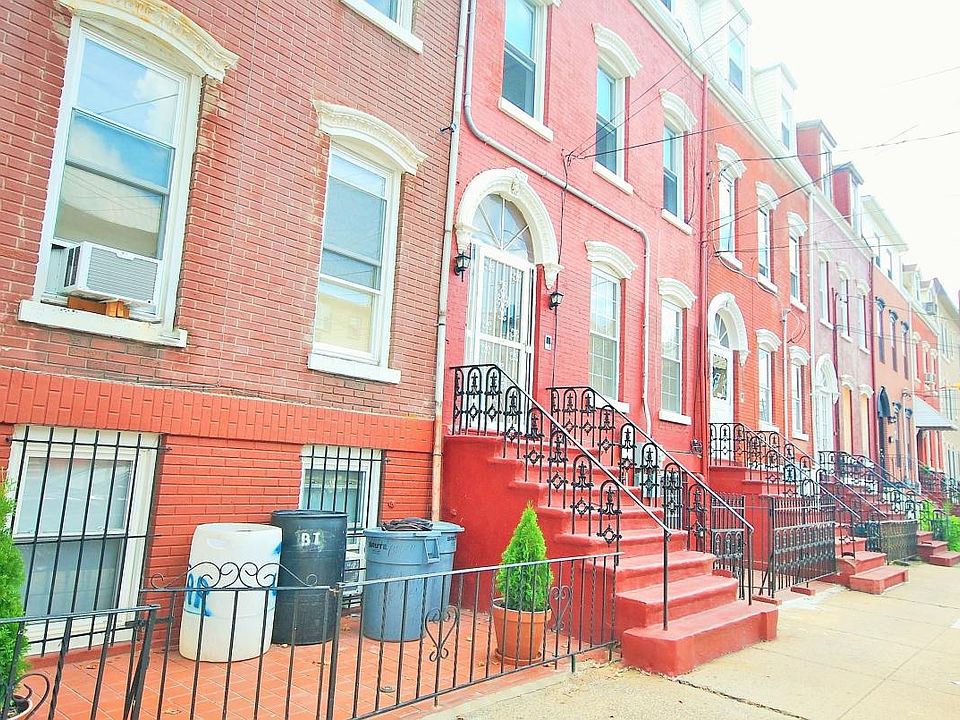 1st image of 106 Bruen St #2