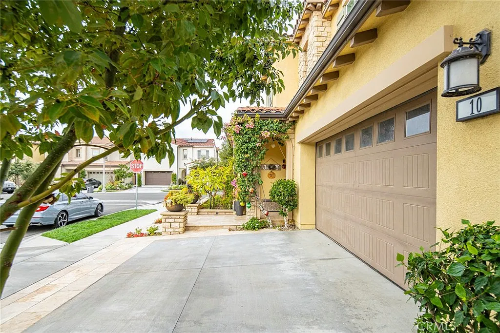 5 bed, 4.5 bath, 3220 sqft, $7,700 — Photo 4