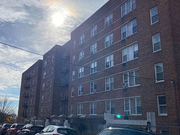 3rd image of 42 Pine St APT 5L
