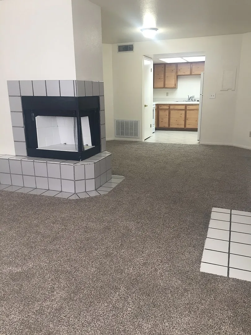 1904 Las Palmas Ln — Photo 2