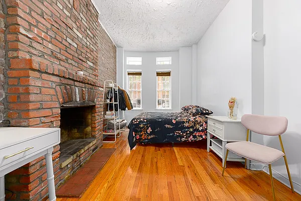 Rented by Keller Williams NYC | media 8