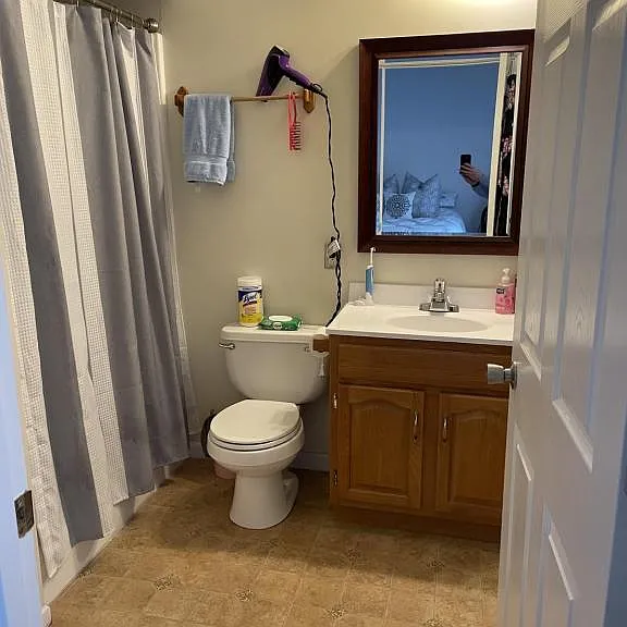 706 Canterbury Dr #H — Photo 7