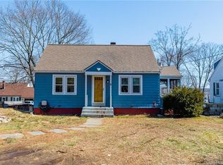 4 Tyler Pl, Quaker Hill, CT 06375