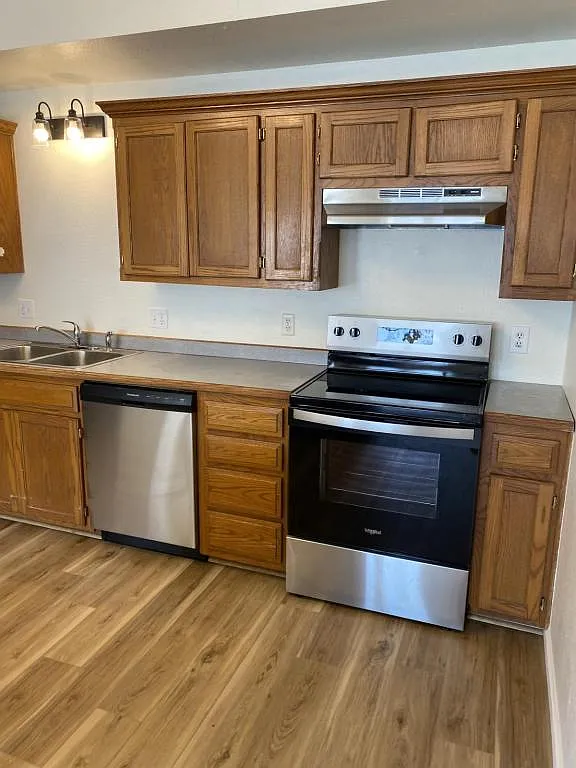 604 W Jackson St — Photo 3