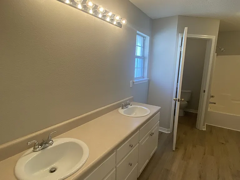 9676 Parker Lake Cir — Photo 20