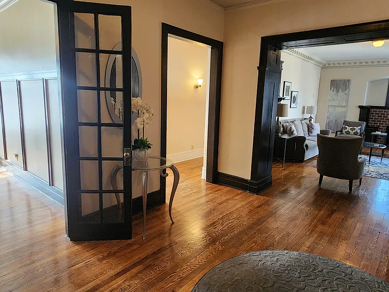 St. James Court Historic Apartments — Photo 34