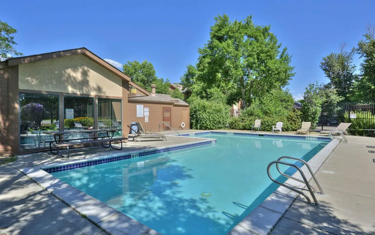 2 bed, 830 sqft, $1,790 — Photo 2