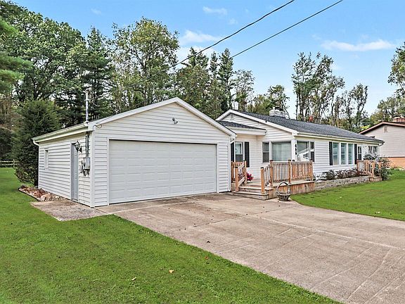 3rd image of 466 Morrow St