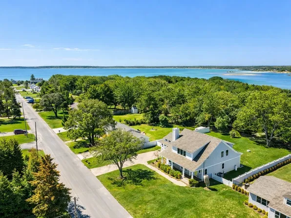 700 Gin Ln, Southold, NY 11971