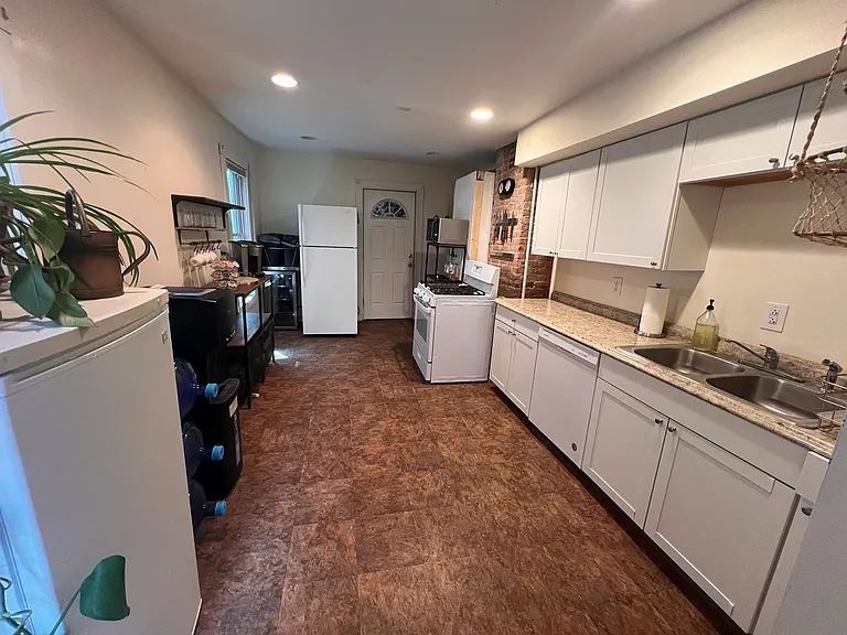 67 Lawrence St #1 — Photo 7
