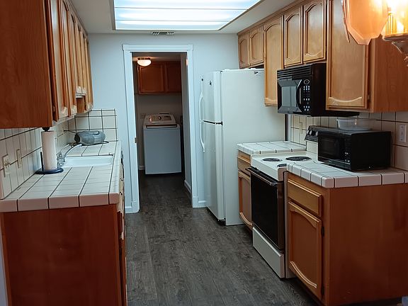 2nd image of 3238 Heights Dr