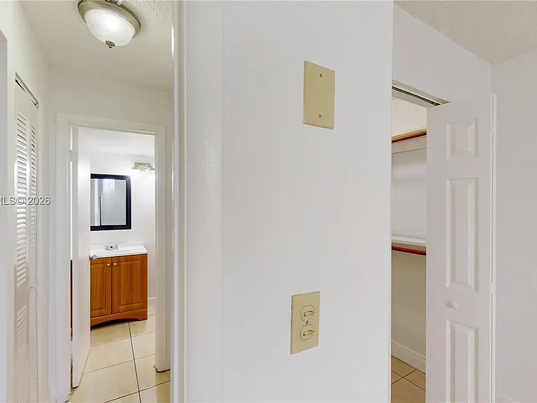 14201 N Kendall Dr #401D — Photo 10