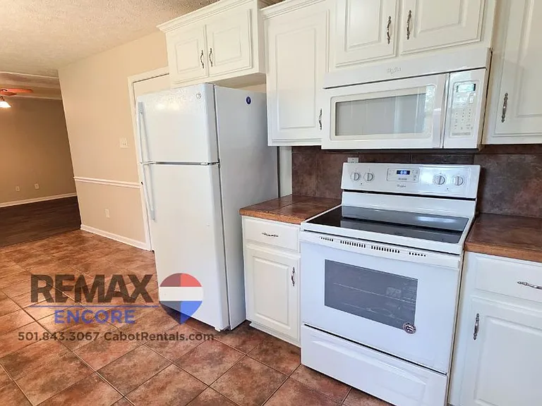 120 Sydney Brooke Ln — Photo 5