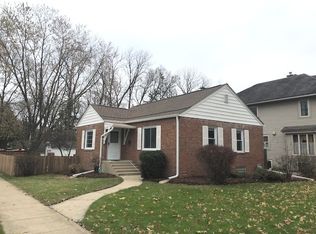 1046 Kensington Pl, Aurora, IL 60506