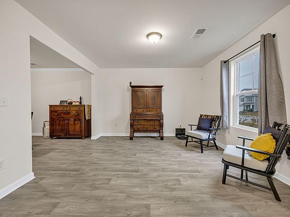 3rd image of 169 Carriagebrook Cir