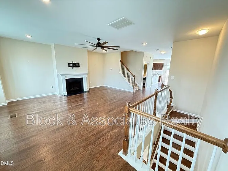 537 Austin View Blvd — Photo 13