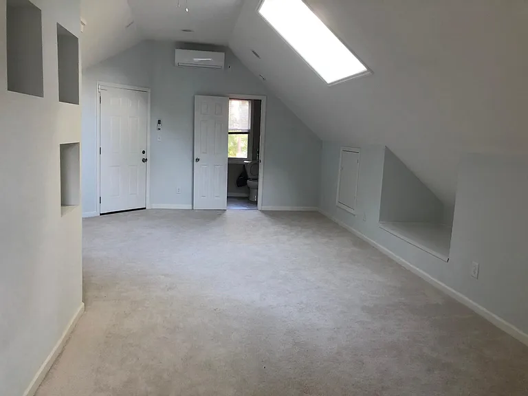 100 Landsdowne Ct — Photo 11
