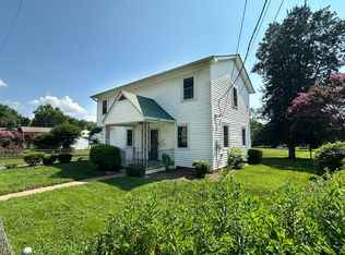 3705 Burrows Ave, Fairfax, VA 22030