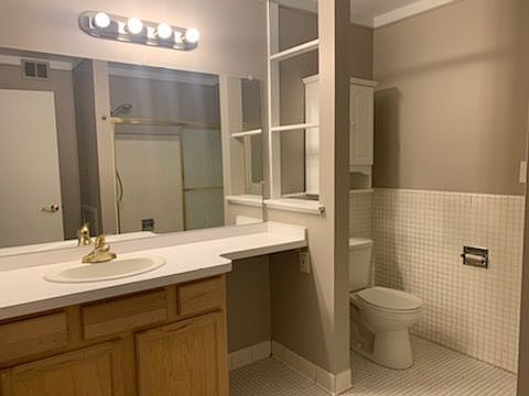 4th image of 480 Fox Hills Dr N APT 2