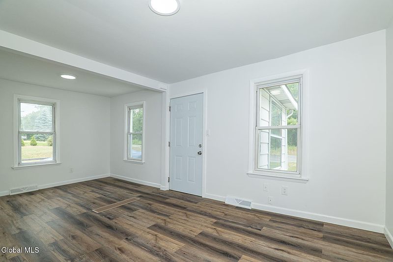 4th image of 38 Morris Road
