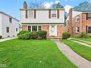419 Moross Rd, Grosse Pointe Farms, MI 48236