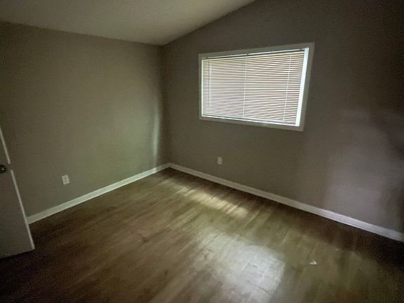 5th image of 559 Gainsville Ave