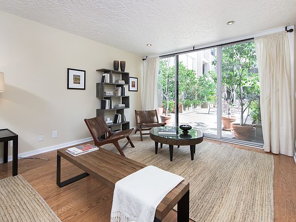 4th image of 8455 Fountain Ave Unit 523