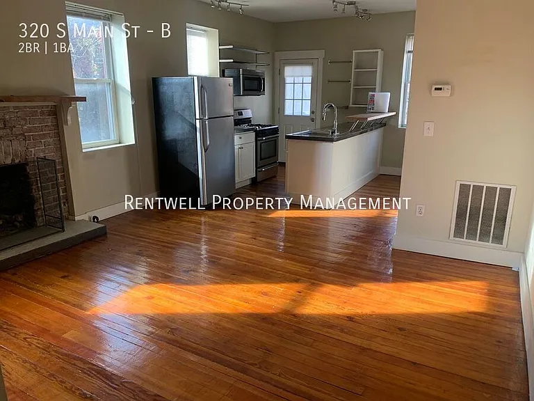 320 S Main St #B — Photo 9