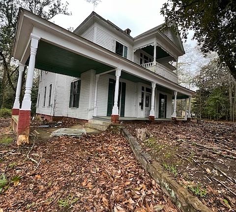 4th image of 215 West Ave