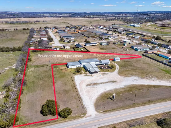 3843 E Broadway St, Gainesville, TX 76240