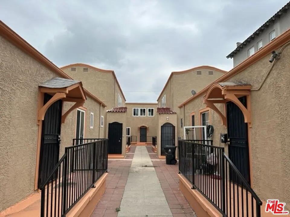 836 S Catalina St #1/2