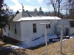 5th image of 422 University Pkwy